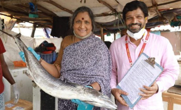 vadivukarasi acted fish seller in corona awareness