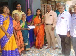 A retired librarian near Mayiladuthurai personally visited and distributed the Moi money